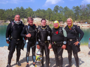 Open Water Sidemount divers Open Water Sidemount Divers