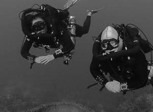 Pathfinder rebreather Eric Keibler and Leon Scamahorn diving Pathfinder Rebreathers in Grand Cayman